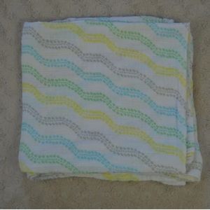 Luvable Friends Dots Waves Baby Swaddle Blanket Green White Blue Yellow Muslin
